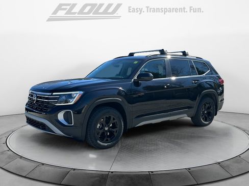 Certified 2025 Volkswagen Atlas Peak Edition SE image 3