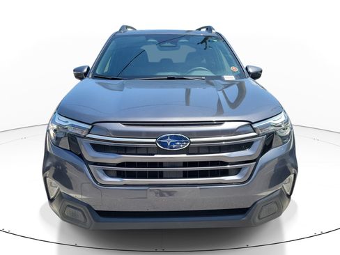 Used 2025 Subaru Forester Premium AWD/4WD image 2