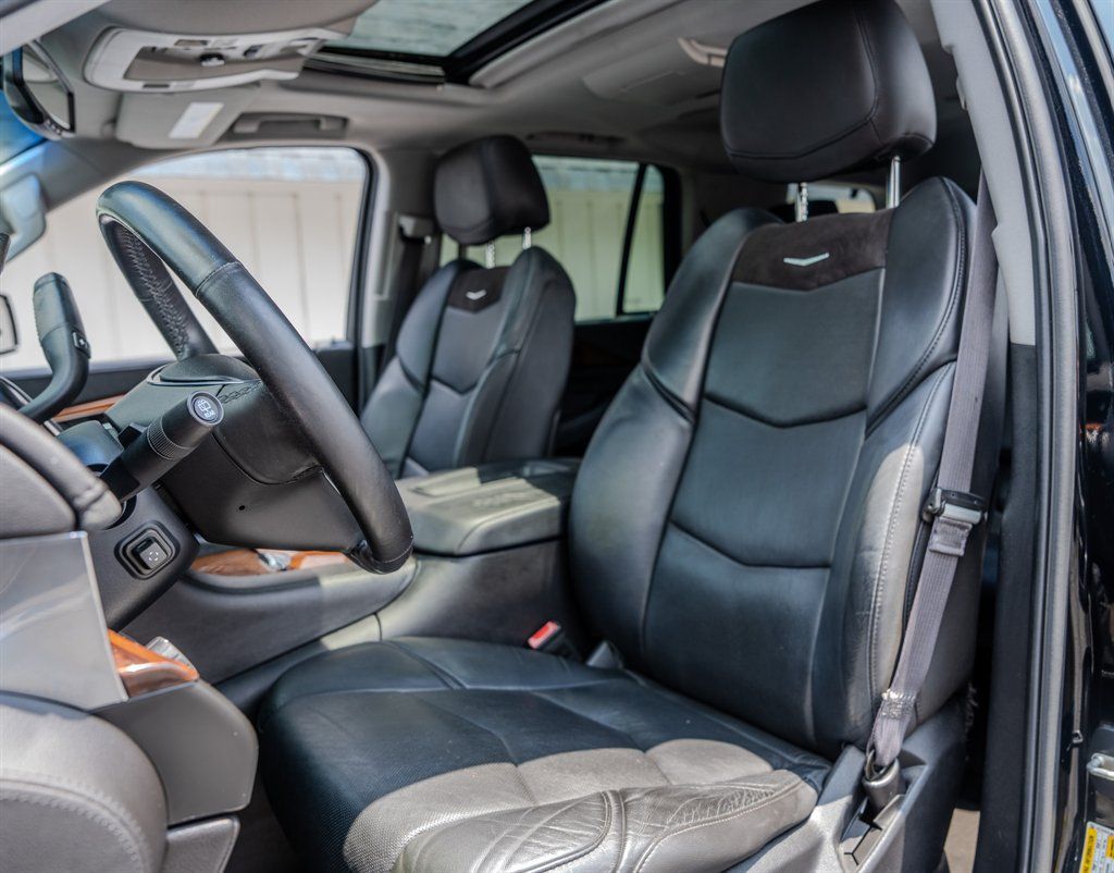Used 2015 Cadillac Escalade Premium RWD image 27
