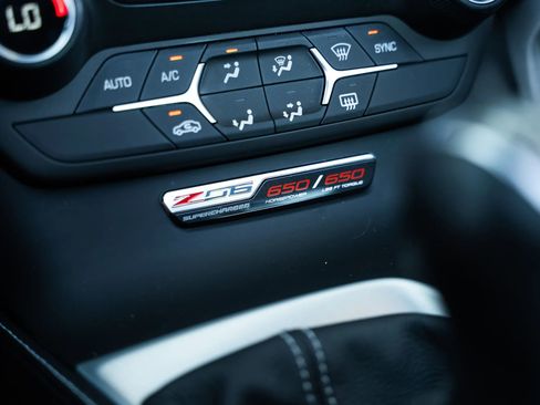 Used 2019 Chevrolet Corvette Z06 RWD image 46