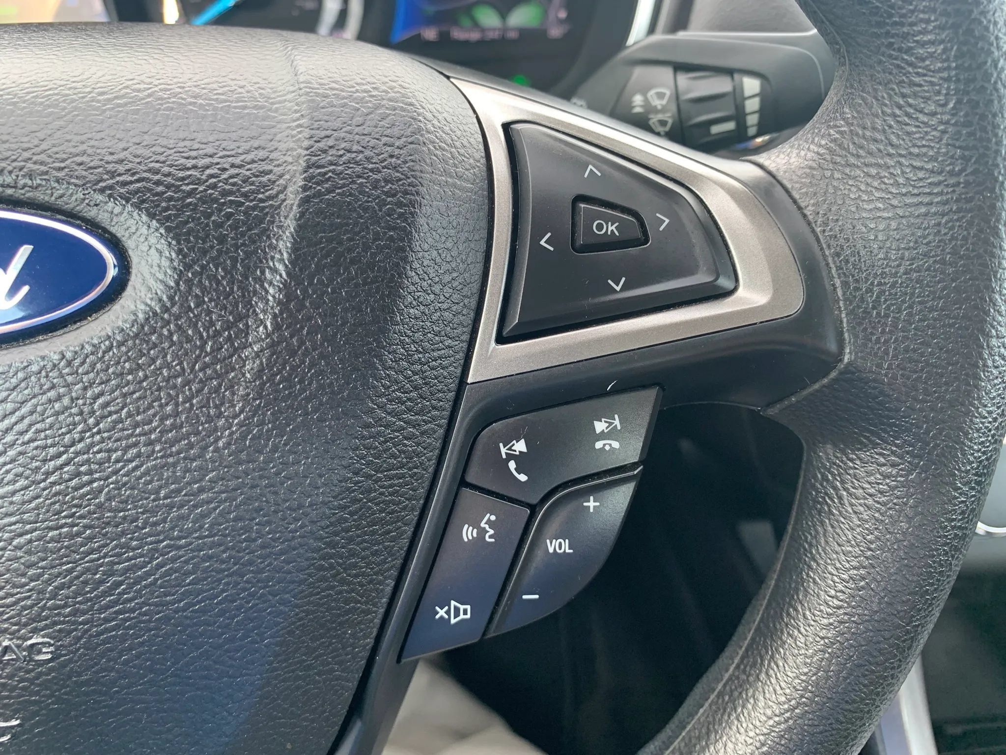 Used 2017 Ford Fusion SE FWD image 13