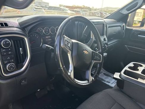 Used 2021 Chevrolet Silverado 1500 LT AWD/4WD image 8