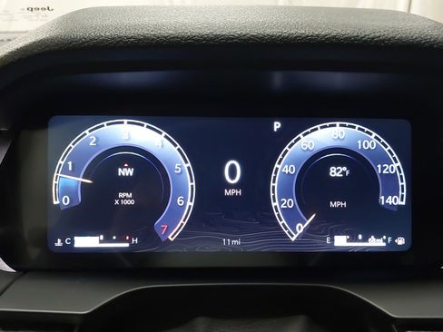 New 2025 Jeep Grand Cherokee 4WD image 18