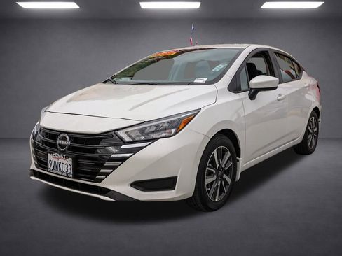 Used 2025 Nissan Versa SV w/ Trunk Package image 8