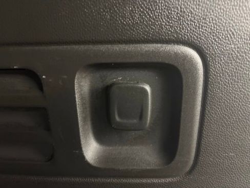 Used 2023 Chevrolet Traverse LT FWD image 38
