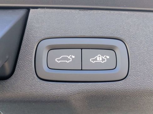 Used 2026 Volvo XC60 B5 Core image 14