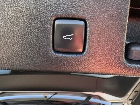 Used 2022 Ford Escape SEL FWD image 16