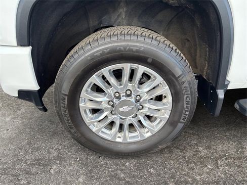 Used 2020 Chevrolet Silverado 2500 High Country w/ Z71 Off-Road Package image 14