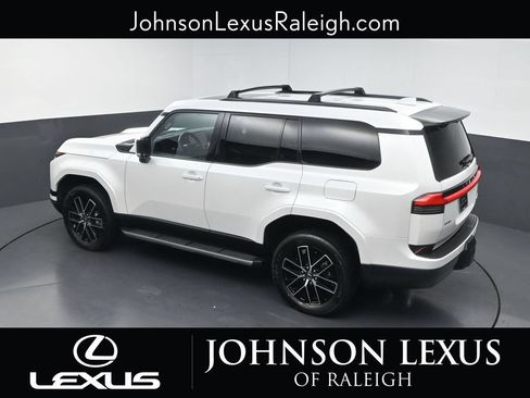 Used 2024 Lexus GX 550 w/ Accessory Package (Z1) AWD/4WD image 25
