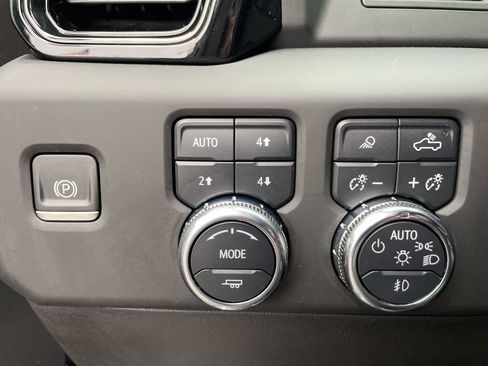 Used 2022 GMC Sierra 1500 AT4 image 28