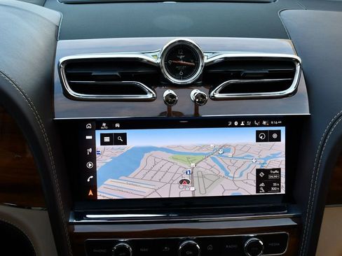 Used 2023 Bentley Bentayga Extended Wheelbase AWD/4WD image 57