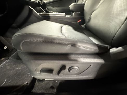 New 2026 Kia Sportage EX w/ EX Panorama Roof Package image 17