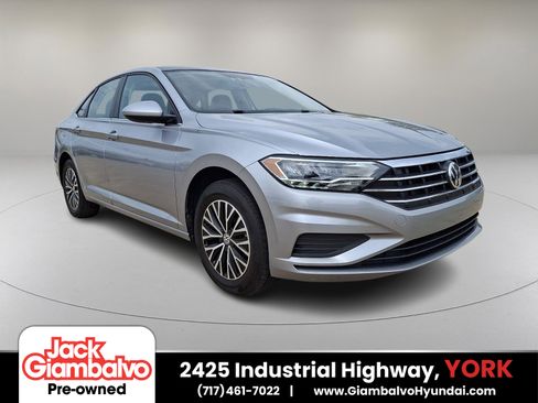 Used 2020 Volkswagen Jetta SE w/ SE Cold Weather Package FWD image 1