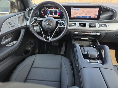 Certified 2025 Mercedes-Benz GLS 450 4MATIC image 14