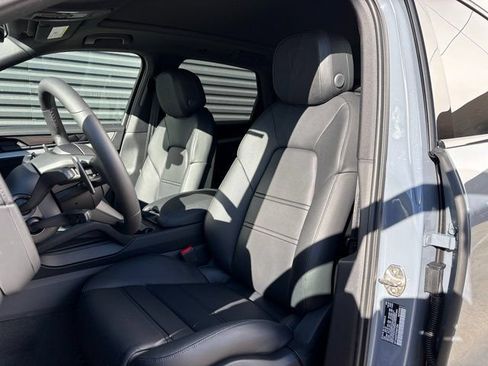 Used 2026 Porsche Cayenne AWD/4WD image 5