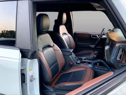 Used 2022 Ford Bronco Outer Banks AWD/4WD image 9