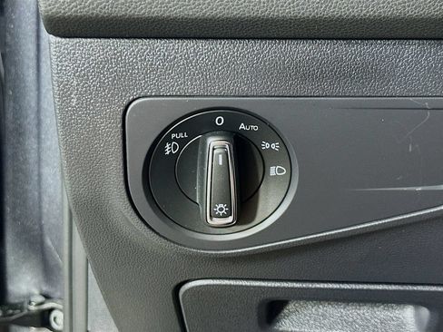 Used 2021 Volkswagen Tiguan SEL FWD image 22