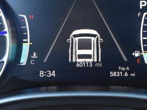 Used 2024 Chrysler Pacifica Touring-L FWD image 28