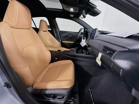 New 2025 Lexus UX 300h AWD image 32