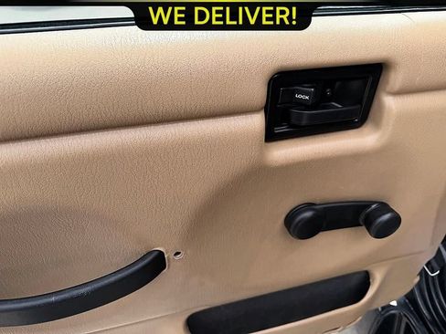 Used 2000 Jeep Wrangler Sahara AWD/4WD image 10
