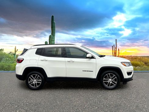 Used 2018 Jeep Compass Latitude w/ Popular Equipment Group FWD image 6