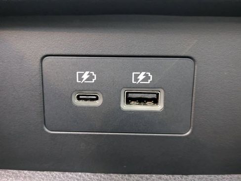 Used 2024 Nissan Pathfinder SV image 13