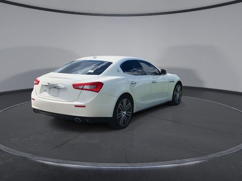 Used 2015 Maserati Ghibli RWD image 8
