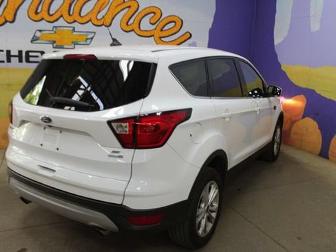 Used 2019 Ford Escape SE w/ Ford Safe & Smart Package AWD/4WD image 8