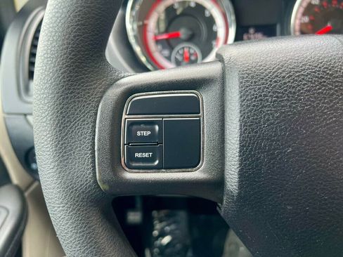 Used 2011 Dodge Grand Caravan Express FWD image 19