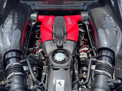 Used 2021 Ferrari F8 Tributo RWD image 12