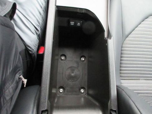 Used 2024 Toyota Camry SE FWD image 27