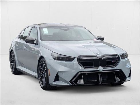 New 2026 BMW M5 image 6