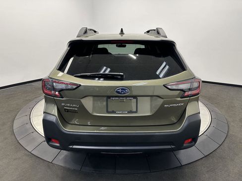 Used 2024 Subaru Outback Premium AWD/4WD image 6