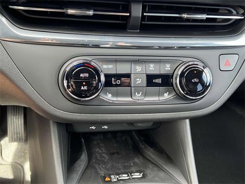 Used 2025 Buick Envista Preferred w/ Convenience I Package image 22