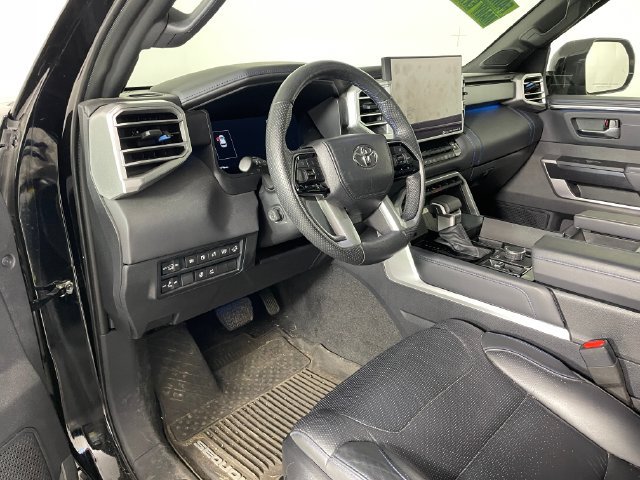 Used 2023 Toyota Sequoia Platinum AWD/4WD image 3