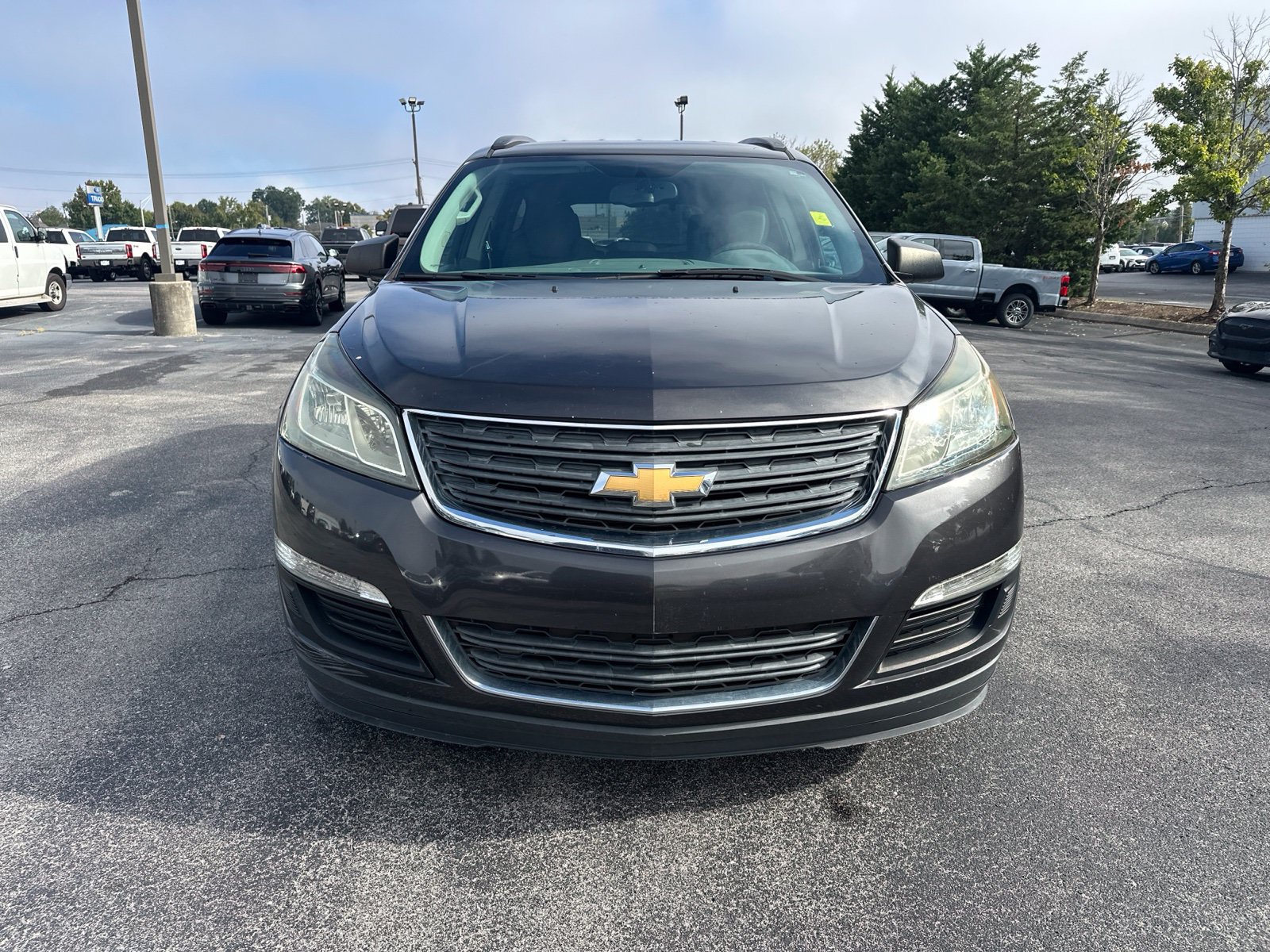 Used 2017 Chevrolet Traverse LS FWD image 2