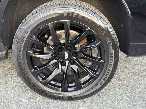 Used 2021 Cadillac Escalade Premium Luxury RWD image 9
