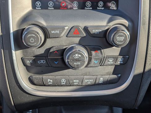 Used 2020 Dodge Durango SXT image 25