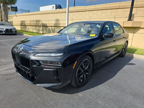 Certified 2025 BMW 760i xDrive w/ Executive Package image 3