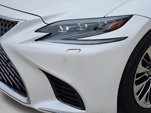 Used 2020 Lexus LS 500 w/ Interior Upgrade Package RWD image 40