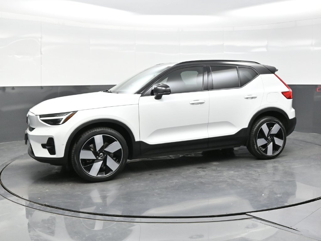 Used 2023 Volvo XC40 Recharge Ultimate AWD/4WD image 3