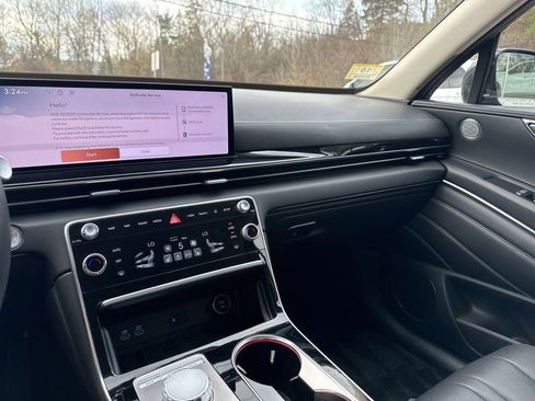 Used 2025 Genesis GV80 2.5T Standard AWD/4WD image 15