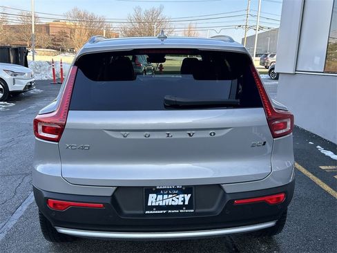 Certified 2023 Volvo XC40 B5 Plus image 16