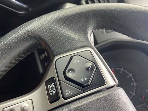 Used 2022 Toyota 4Runner SR5 Premium w/ Moonroof Package AWD/4WD image 16