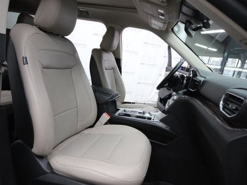 Used 2020 Ford Explorer Limited image 29