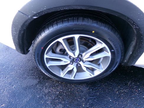 Used 2018 Volvo V60 T5 Cross Country w/ Convenience Package image 45