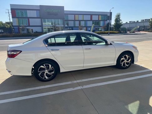 Used 2016 Honda Accord LX image 6