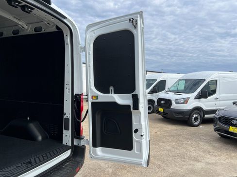 New 2026 Ford Transit 250 148 Medium Roof w/ Load Area Protection Package RWD image 15
