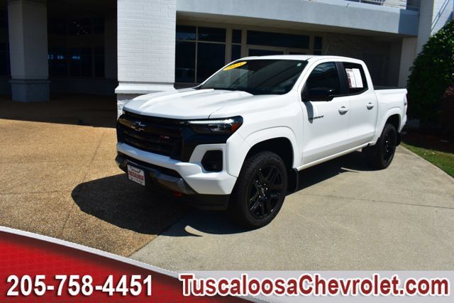 Used 2025 Chevrolet Colorado Z71 w/ Technology Package AWD/4WD image 5