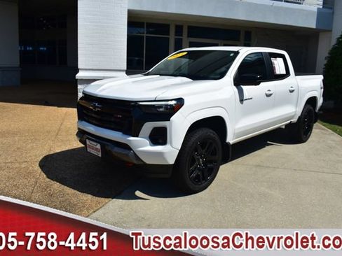 Used 2025 Chevrolet Colorado Z71 w/ Technology Package AWD/4WD image 5